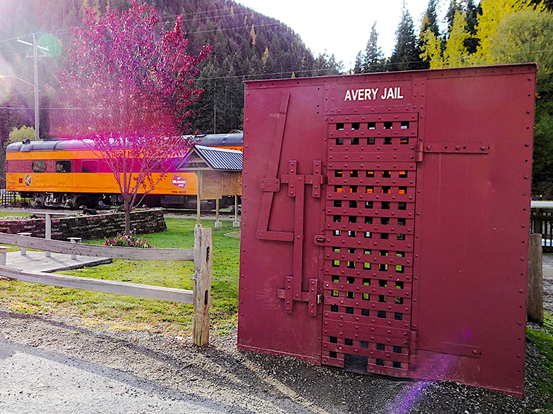 AveryJailAndRailcar